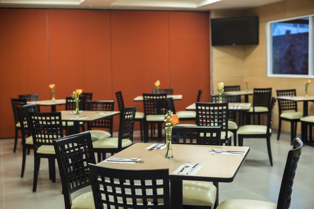 米西翁克雷塔罗快捷酒店 外观 照片